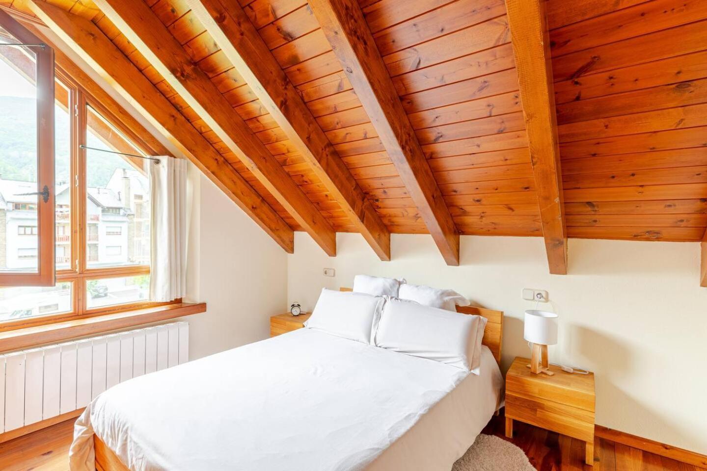 Family Attic Esterri Эстерри-д'Анеу Экстерьер фото