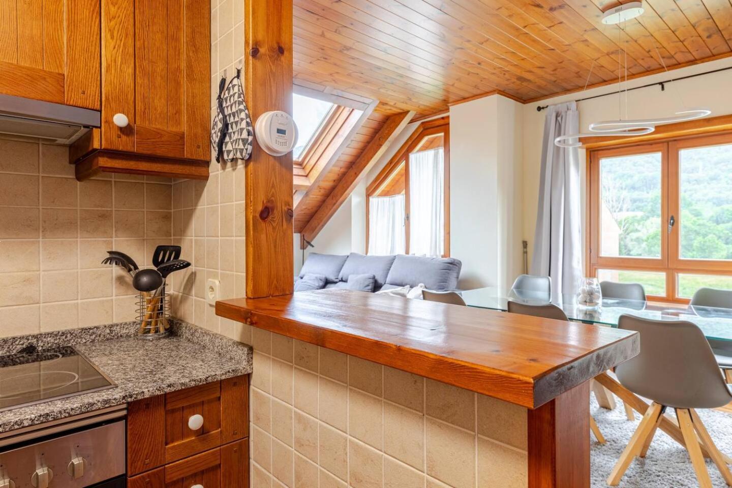 Family Attic Esterri Эстерри-д'Анеу Экстерьер фото